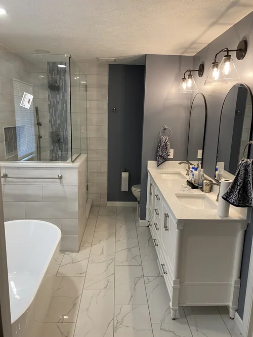 Bathroom with a bathtub