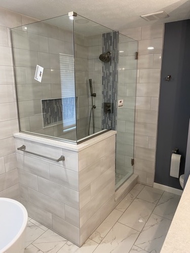 Glass walk-in shower with built-in niche, Mason, OH
